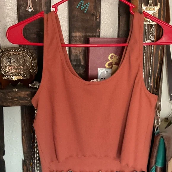 Roxy Rust Ribbed Crop Top - Picture 2 of 2